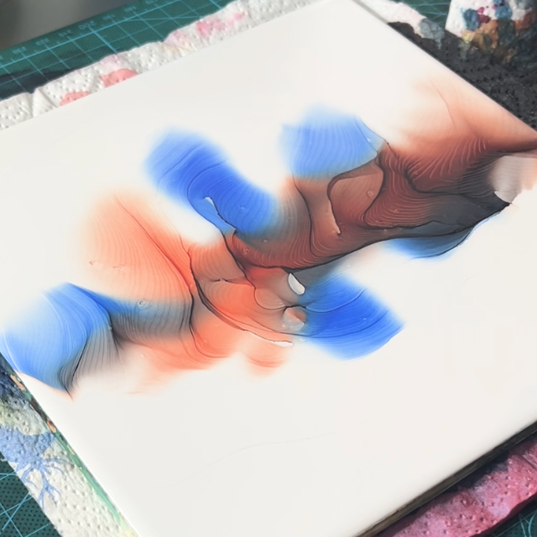 High-contrast composition of bright ultramarine blue and soft coral alcohol ink diffusion bands by VHacademy