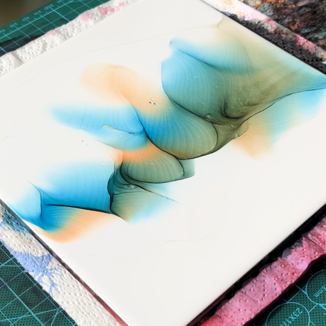 Deep cobalt and soft cyan alcohol ink gradients showcasing organic fluid layer dispersion by VHacademy