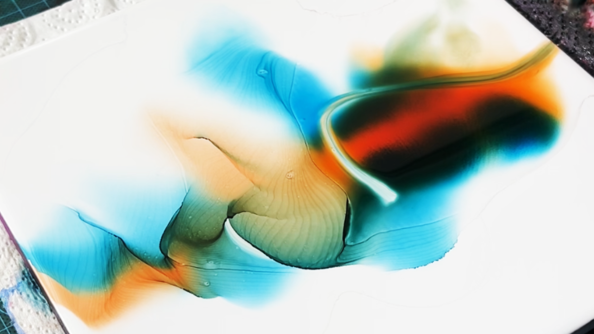 Microscopic recording of volatile liquid ink behavior and boundary formation under human intervention by VHacademy